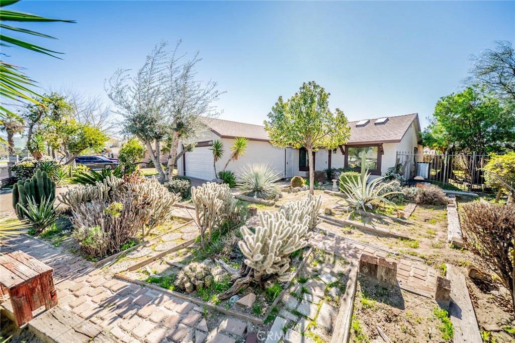 4194 Columbia Avenue Riverside, CA 92501 - Photo 2 of 35