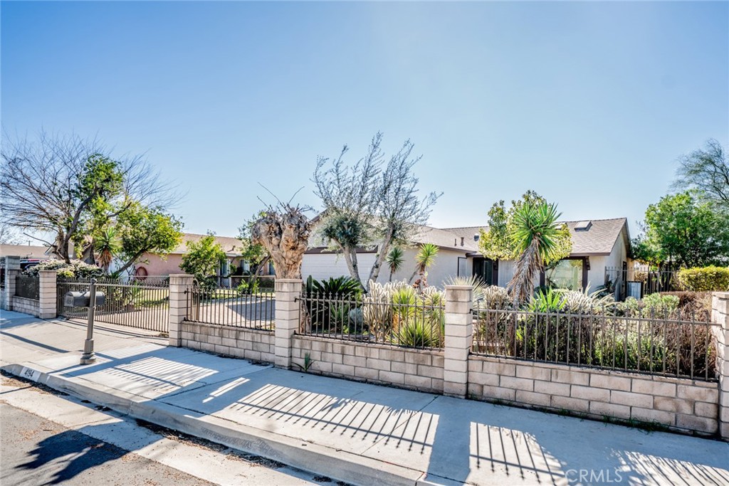 4194 Columbia Avenue Riverside, CA 92501 - Photo 5 of 35