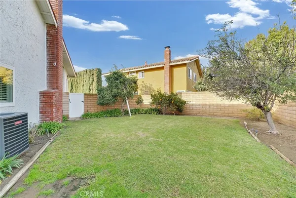 $1,100,000 | 5816 Paseo Balboa, Anaheim, CA 92807