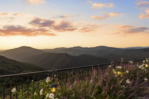 $3,895,000 | 8046 El Cielo, Rancho Santa Fe, CA 92067
