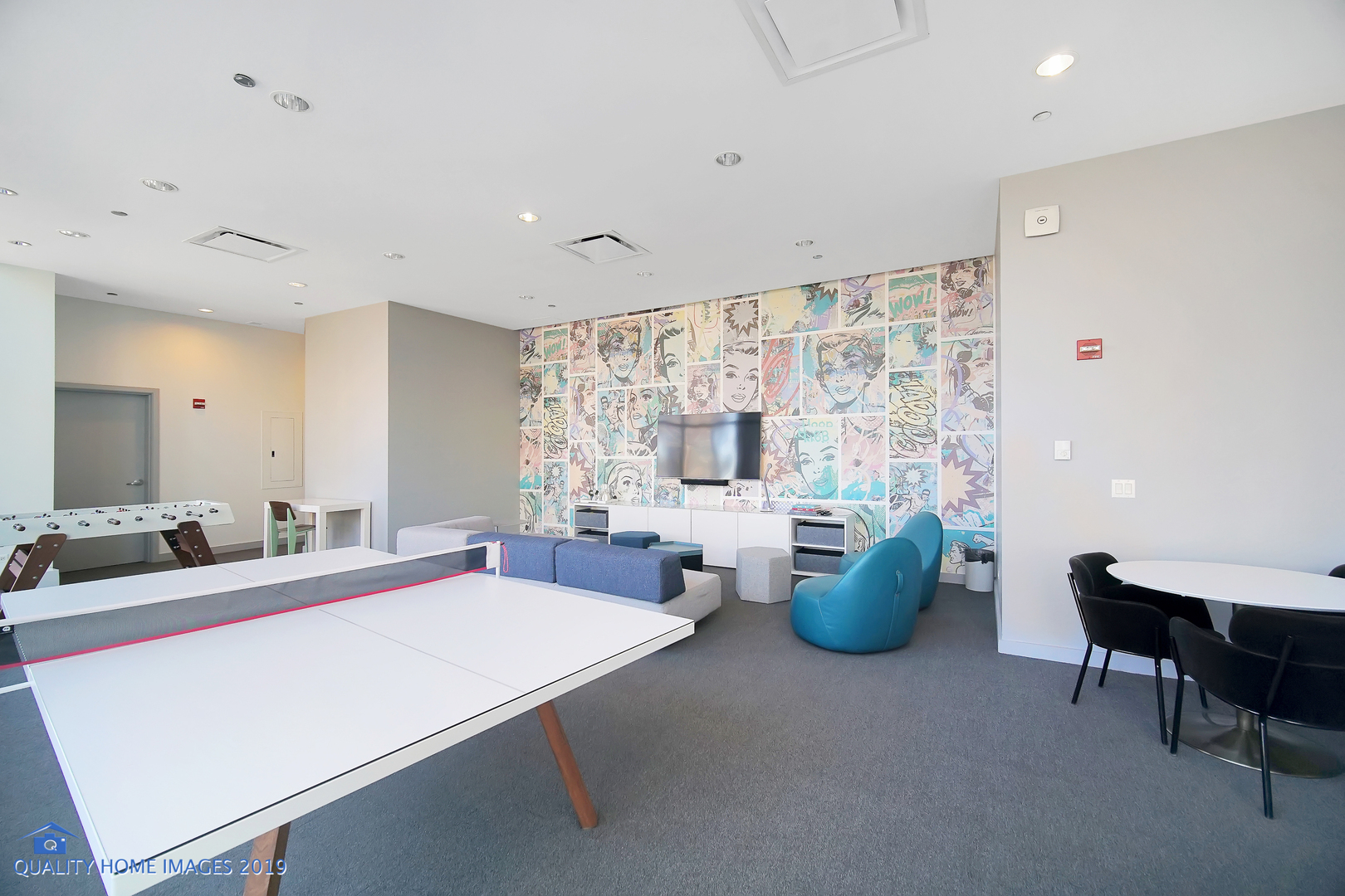 450 East Waterside Drive, Unit 3302 Chicago, IL 60601 - Photo 49 of 52 a living room with furniture and a large window