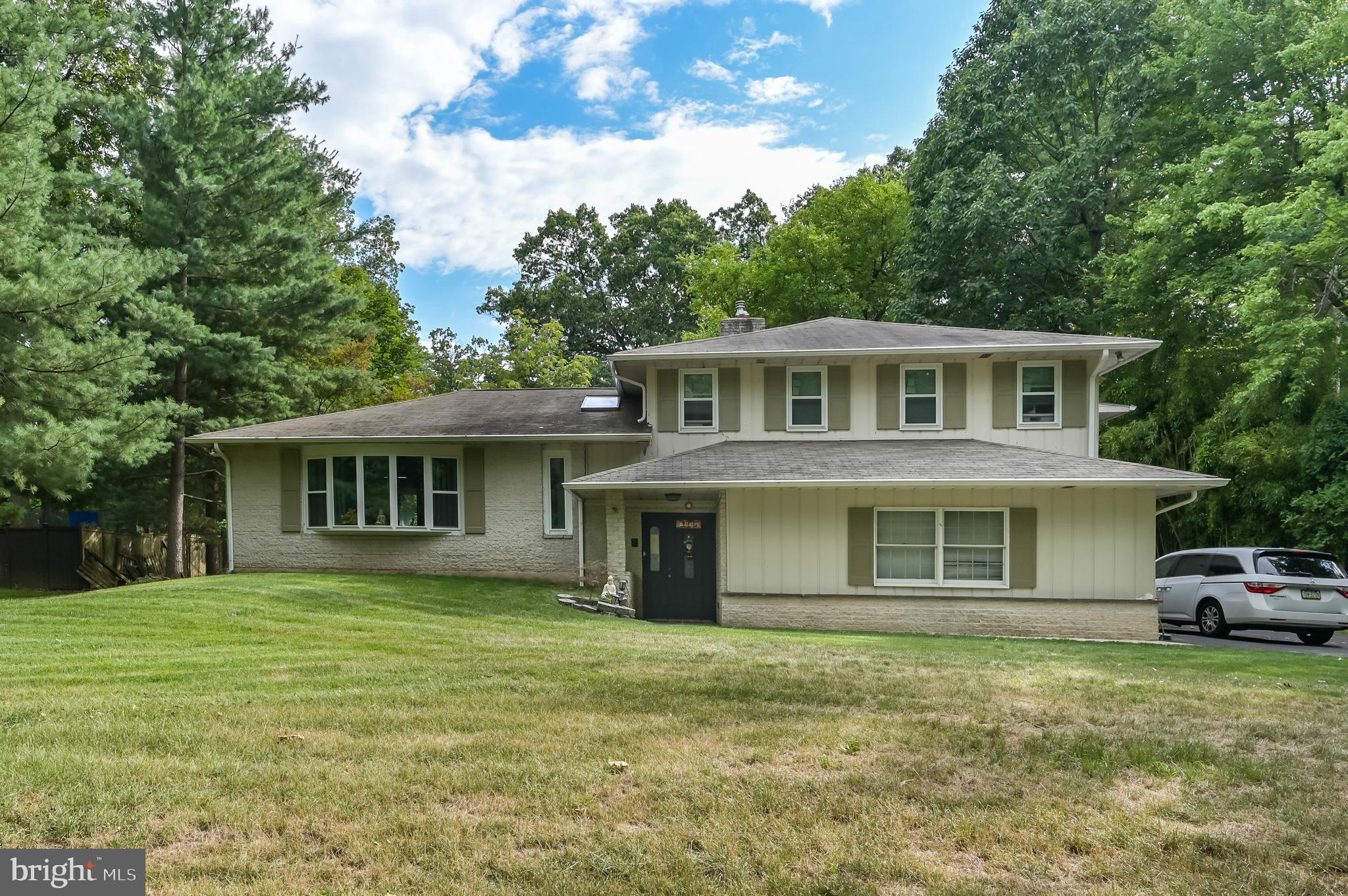 912 Crest Road Lansdale, PA 19446 - Photo 1 of 44 Gallery Image 1