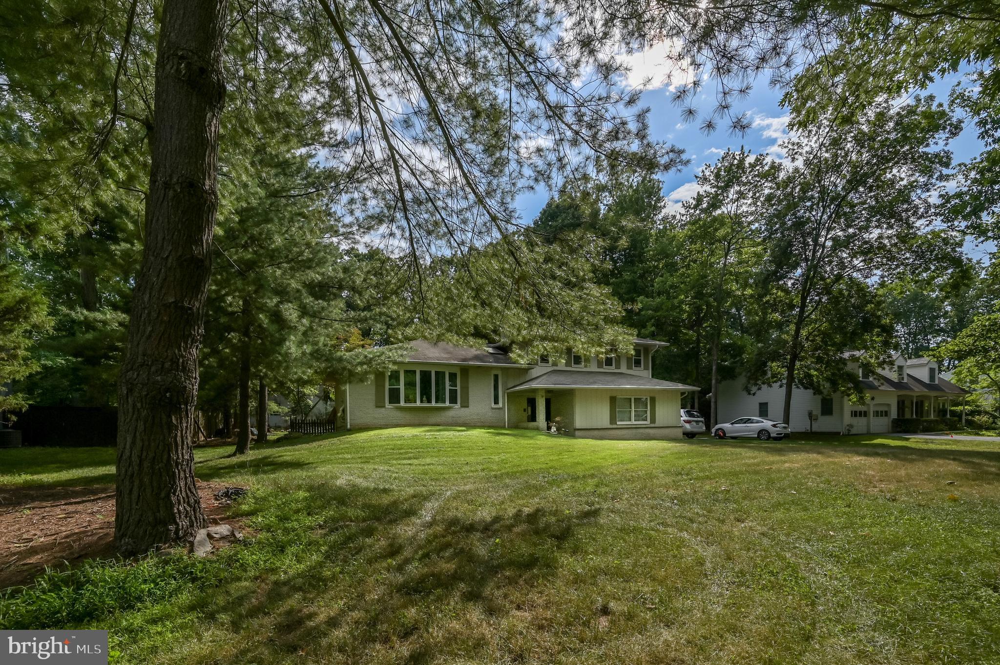 912 Crest Road Lansdale, PA 19446 - Photo 2 of 44 Gallery Image 2