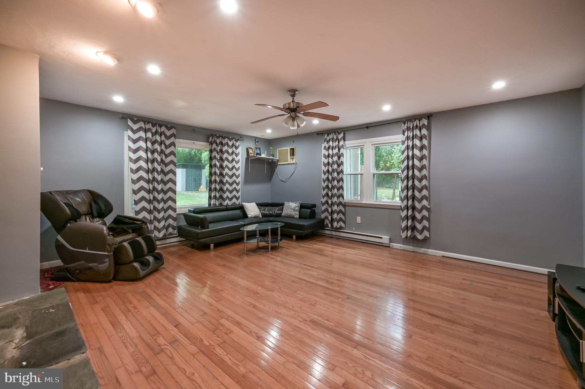 912 Crest Road Lansdale, PA 19446 - Photo 21 of 44 Gallery Image 21