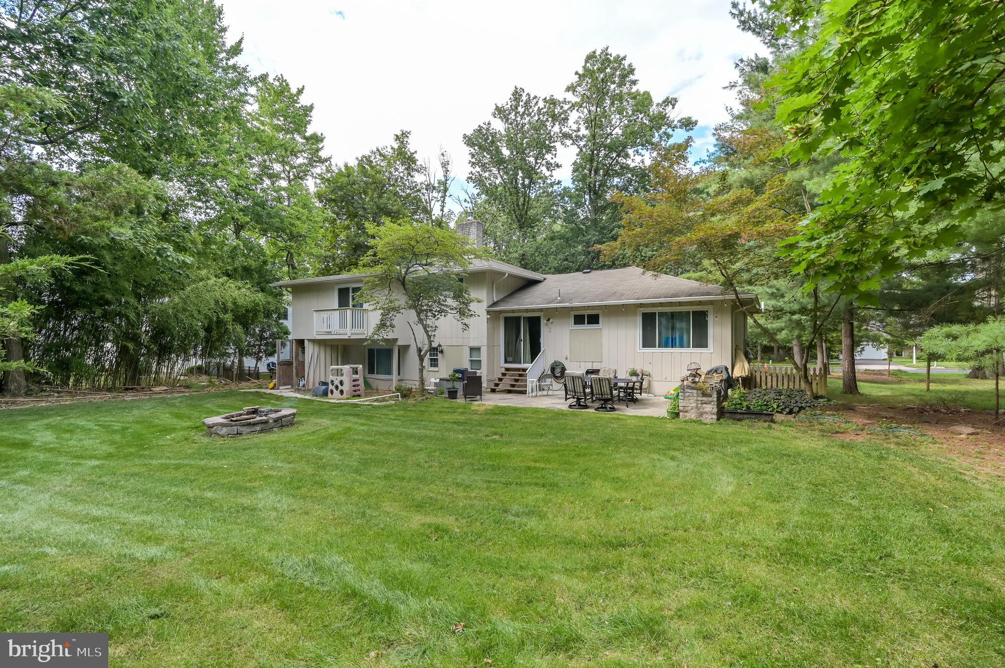 912 Crest Road Lansdale, PA 19446 - Photo 5 of 44 Gallery Image 5