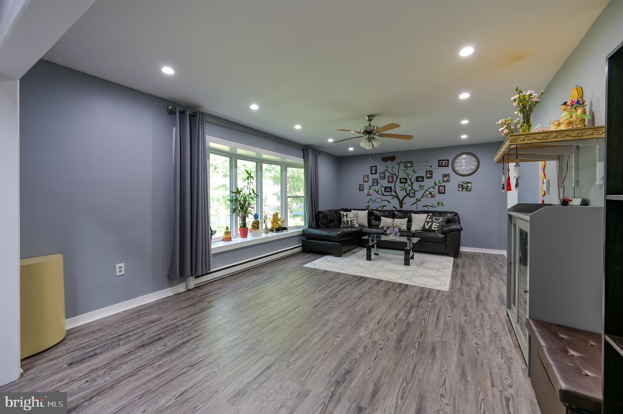 912 Crest Road Lansdale, PA 19446 - Photo 7 of 44 Gallery Image 7