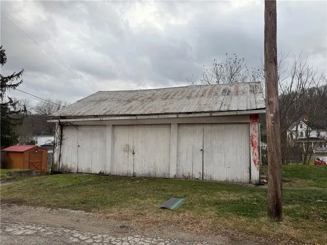 $100,000 | 154 South Richhill Street, Waynesburg, PA 15370