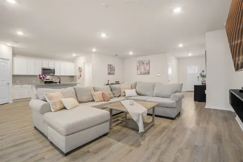 $425,000 | 109 Egret Drive, Bastrop, TX 78602