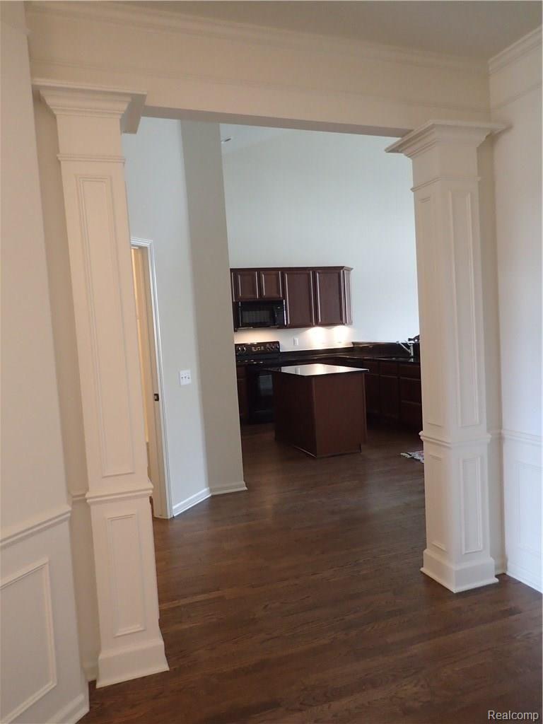 638 Telya Ridge, Unit 27 Milford, MI 48381 - Photo 9 of 54 PC070075.JPG