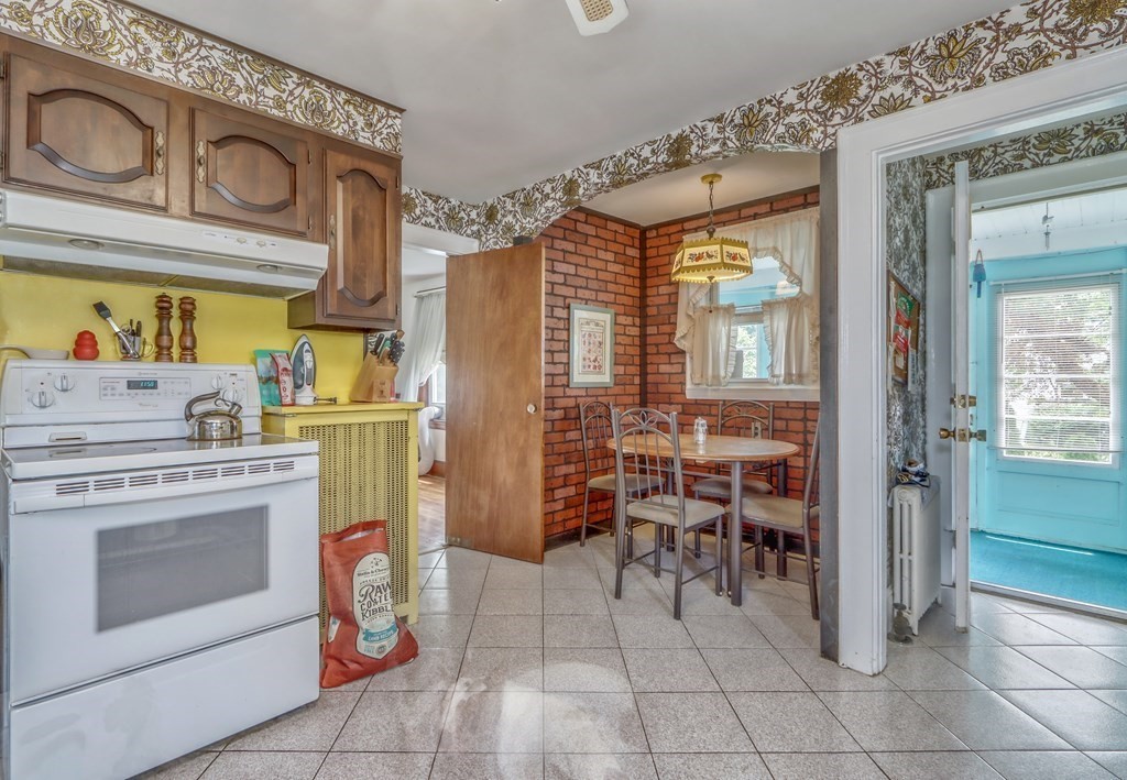 93 Whitney Road Medford, MA 02155 - Photo 7 of 22