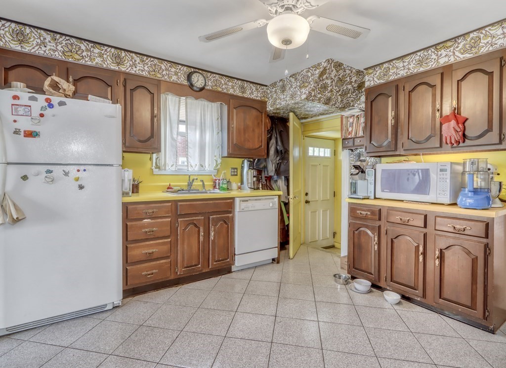 93 Whitney Road Medford, MA 02155 - Photo 8 of 22