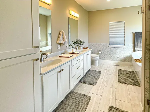 $398,000 | 19640 Hummingbird Road, Sedalia, MO 65301