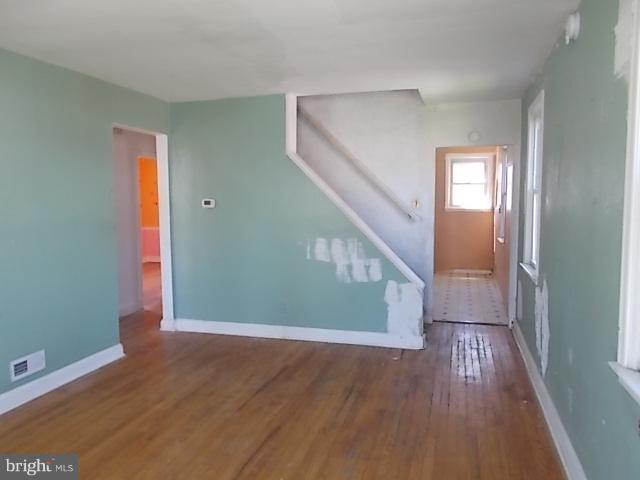 6909 Chambers Road Baltimore, MD 21234 - Photo 6 of 22 Living Room