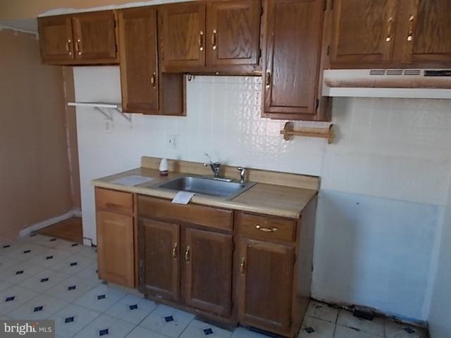 6909 Chambers Road Baltimore, MD 21234 - Photo 9 of 22 Kitchen