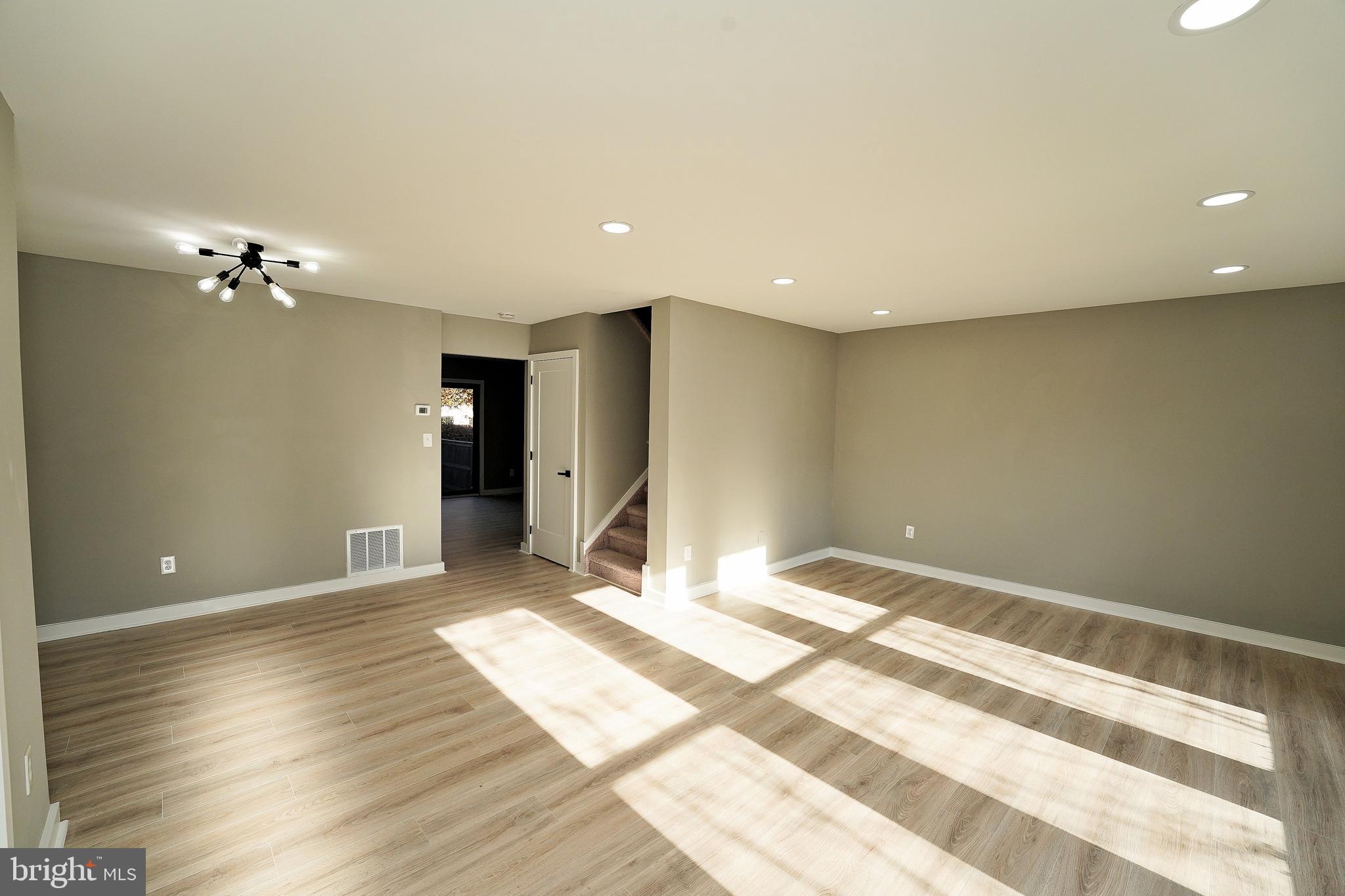 124 Probasco Road East Windsor, NJ 08520 - Photo 5 of 49