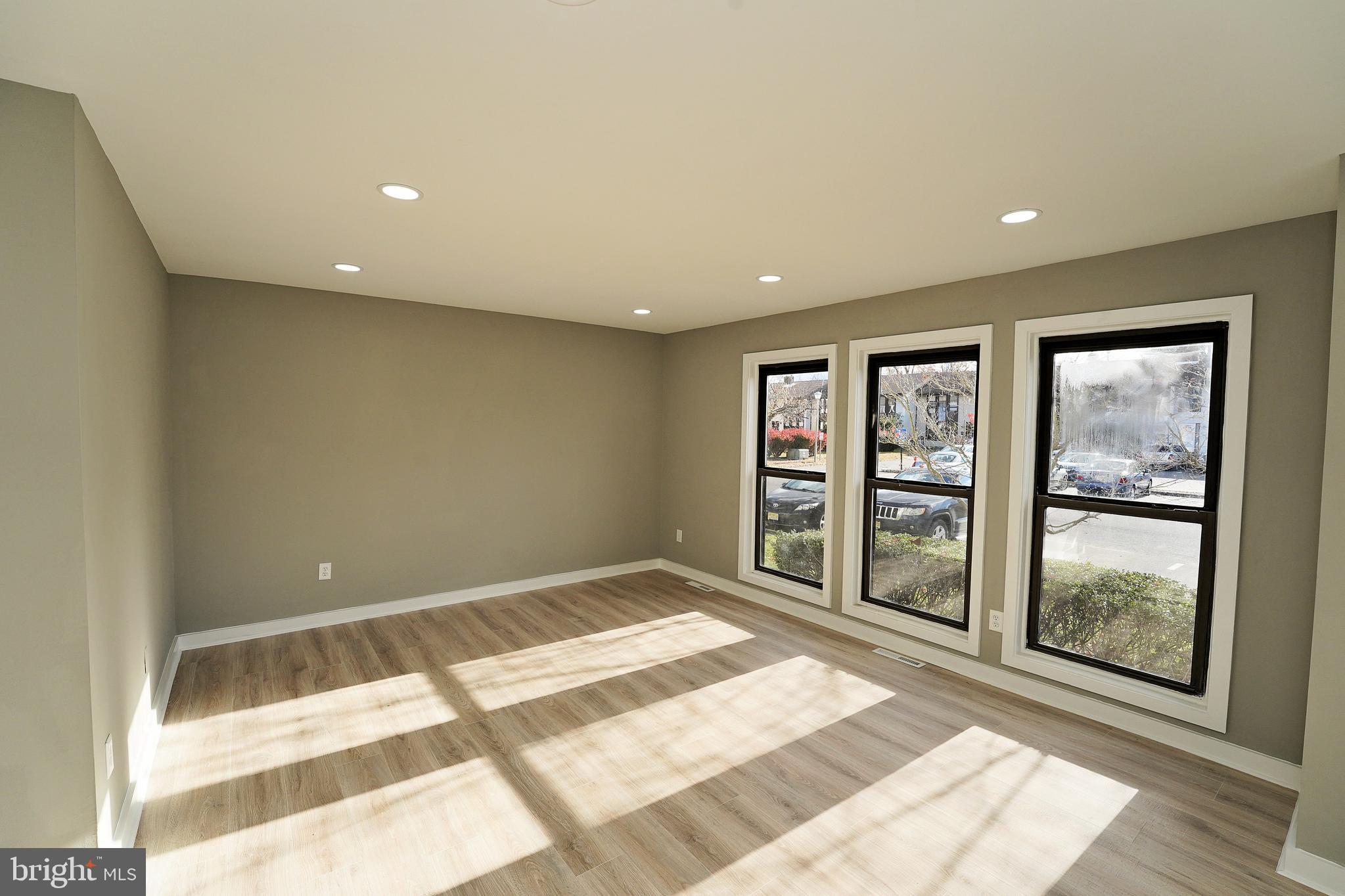 124 Probasco Road East Windsor, NJ 08520 - Photo 6 of 49