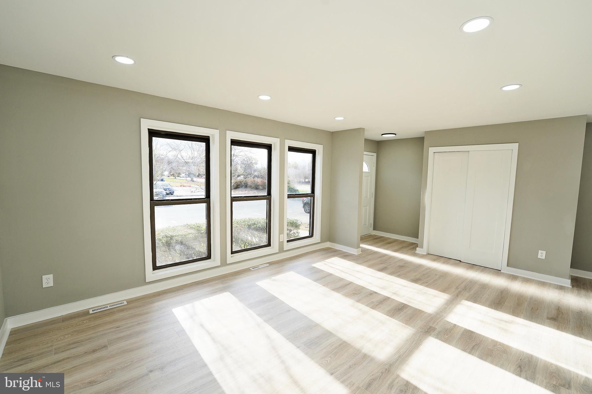 124 Probasco Road East Windsor, NJ 08520 - Photo 9 of 49
