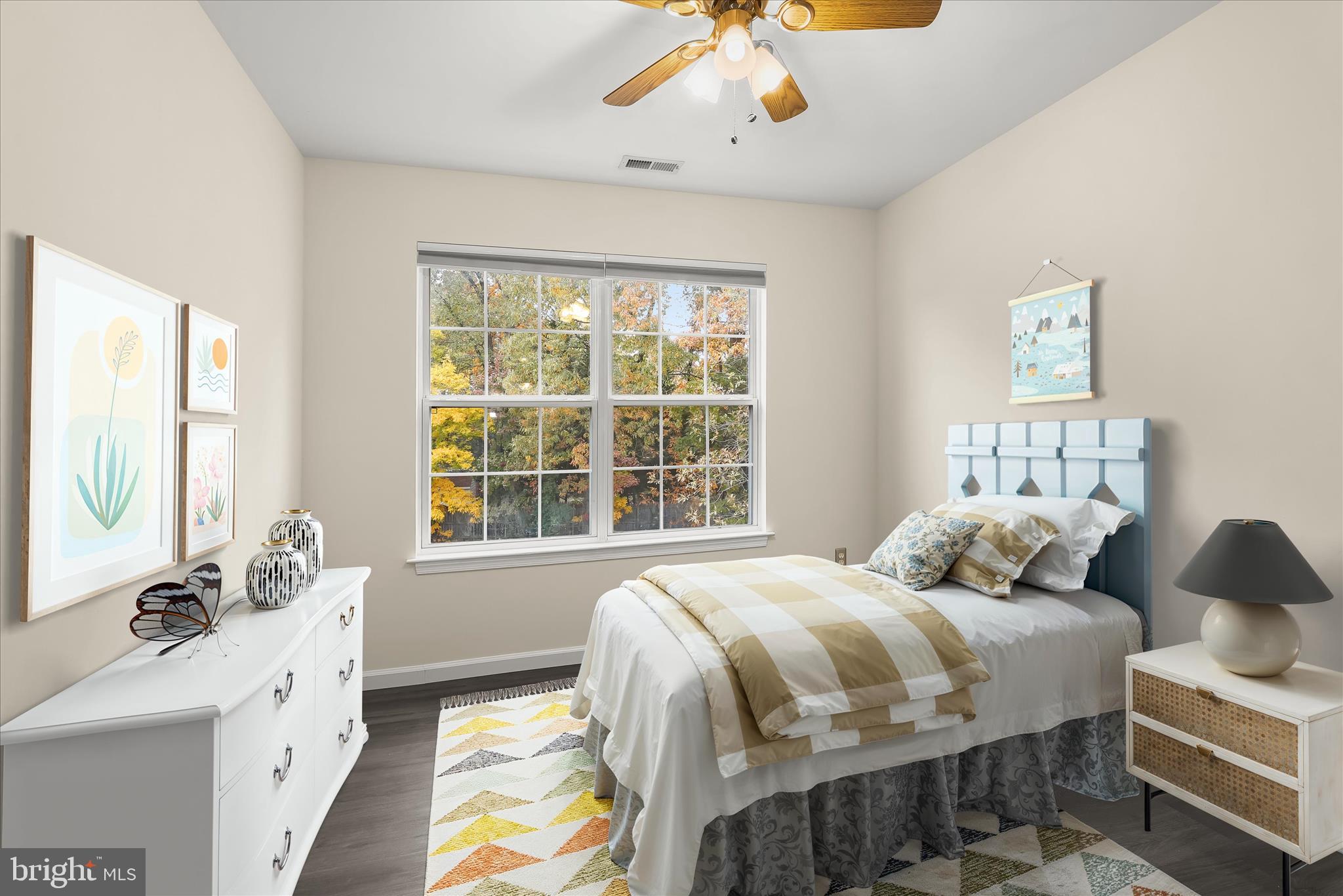147 Idlewild Road Severna Park, MD 21146 - Photo 21 of 36 a bedroom with a bed and a large window