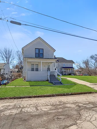 $79,900 | 407 East Winneshiek Street, Freeport, IL 61032