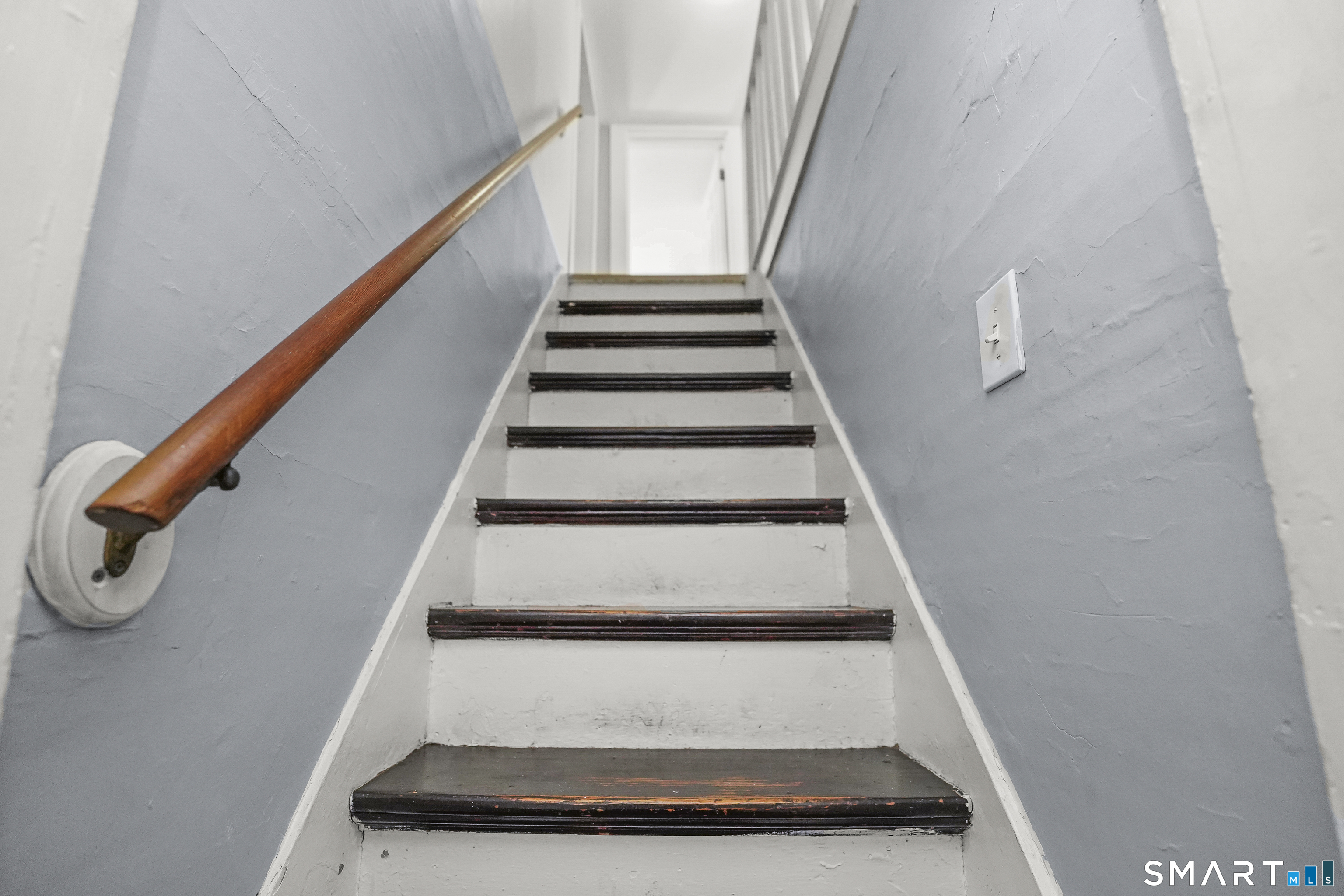 17 Windsor Street Enfield, CT 06082 - Photo 11 of 21 a view of entryway