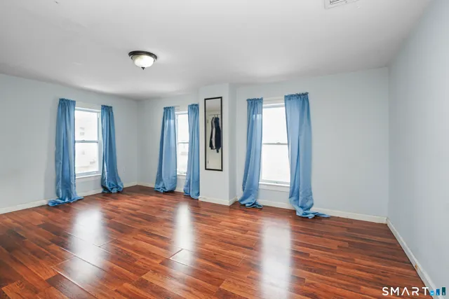 $275,000 | 17 Windsor Street, Enfield, CT 06082