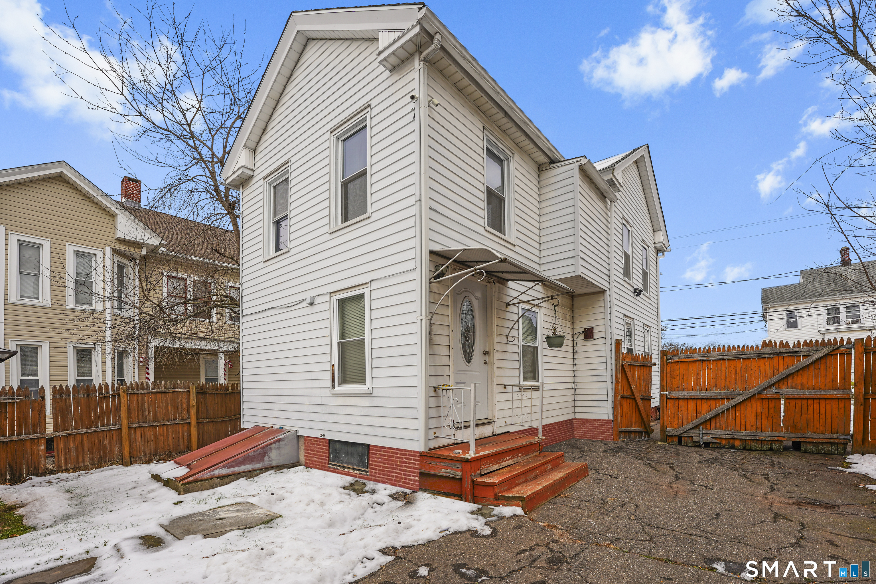 17 Windsor Street Enfield, CT 06082 - Photo 19 of 21 a front view of a house