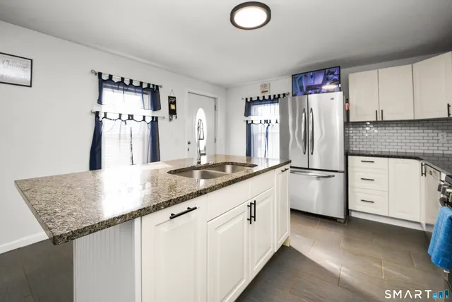 $275,000 | 17 Windsor Street, Enfield, CT 06082