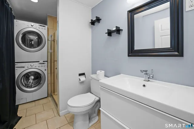 $275,000 | 17 Windsor Street, Enfield, CT 06082