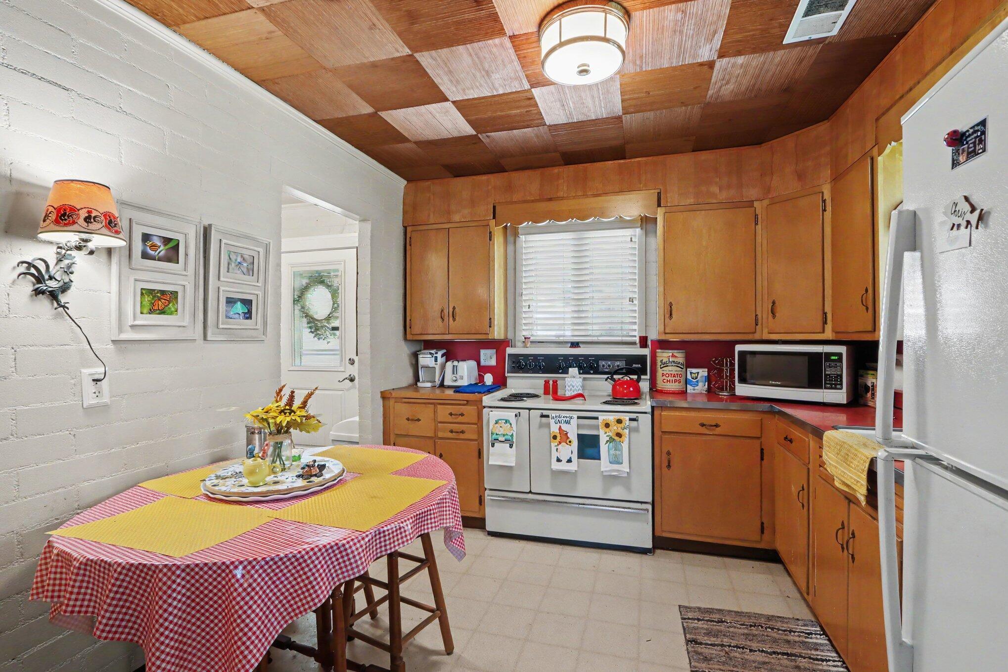 11169 Lakeshore Drive Three Rivers, MI 49093 - Photo 18 of 35 010_file_8275