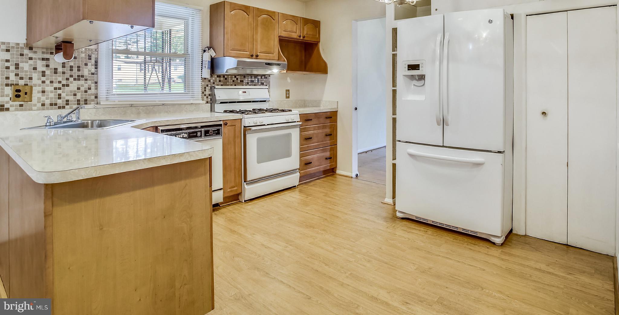 3418 Edcrest Road Baltimore, MD 21244 - Photo 7 of 30 Kitchen