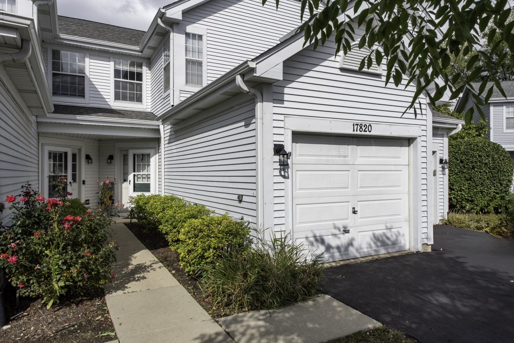 17820 Braewick Road Gurnee, IL 60031 - Photo 1 of 24