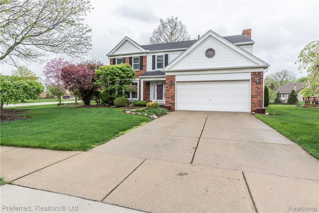 LARGE CORNER LOT