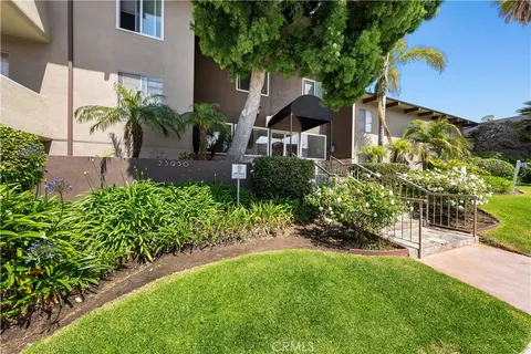 $639,000 | 23930 Los Codona Avenue, Unit 219, Torrance, CA 90505