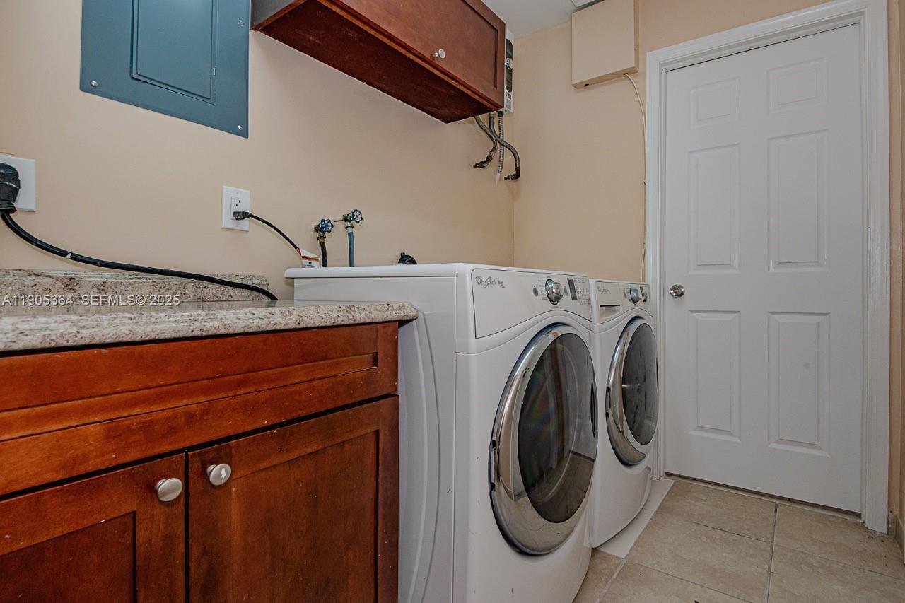 401 Southwest 76th Terrace Pompano Beach, FL 33068 - Photo 24 of 31 Photo 24