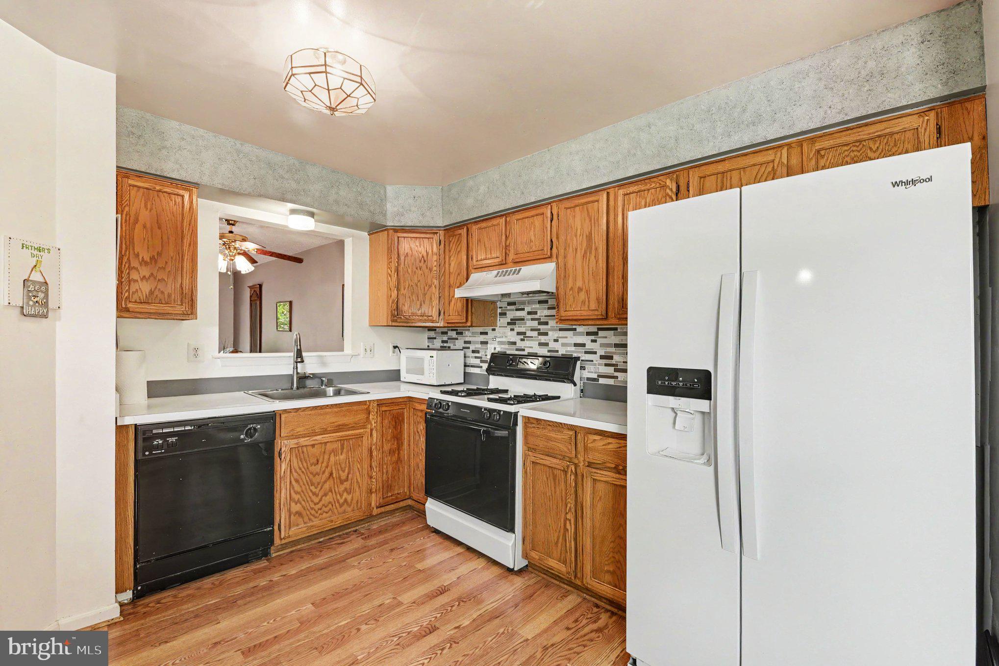 72 Powder View Court Nottingham, MD 21236 - Photo 16 of 26 Charming kitchen with modern finishes.