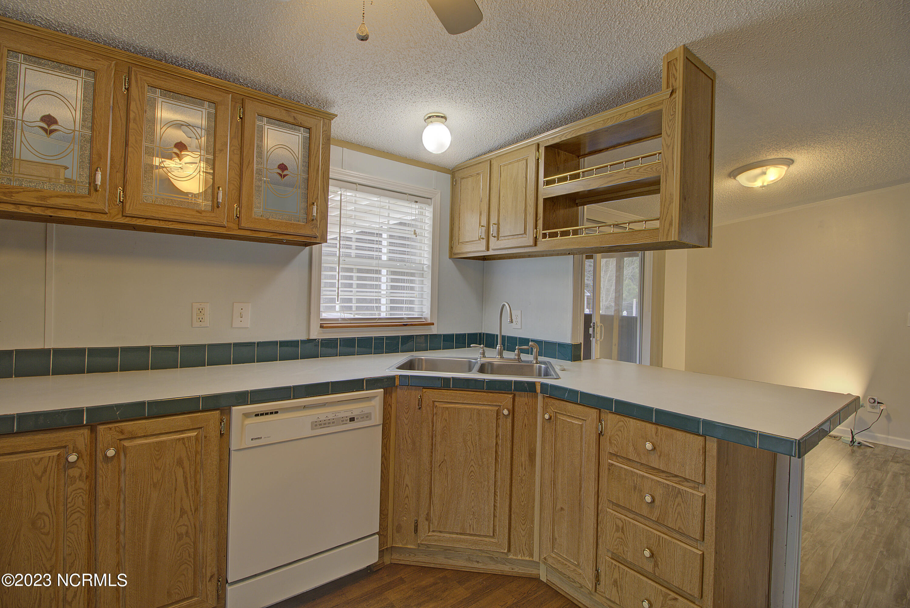 531 Greenacres Drive Hampstead, NC 28443 - Photo 11 of 45 Kitchen