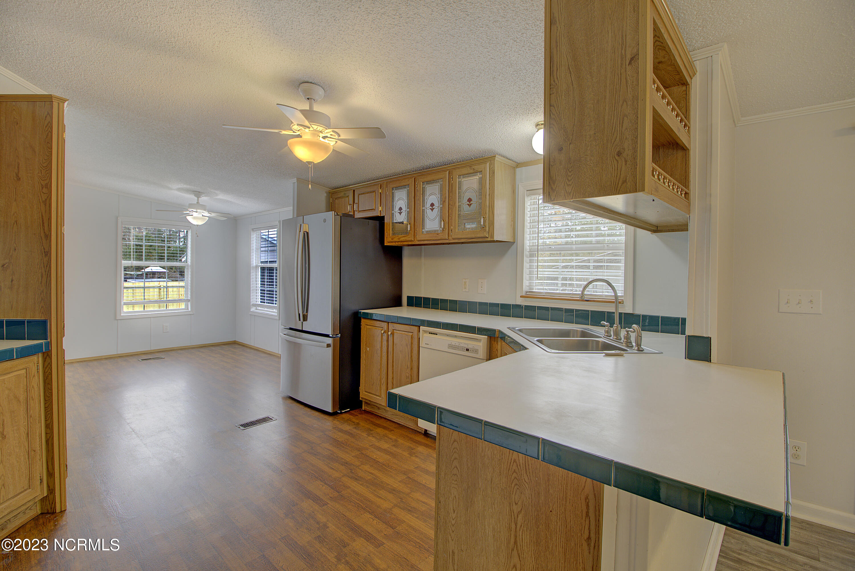 531 Greenacres Drive Hampstead, NC 28443 - Photo 9 of 45 Kitchen