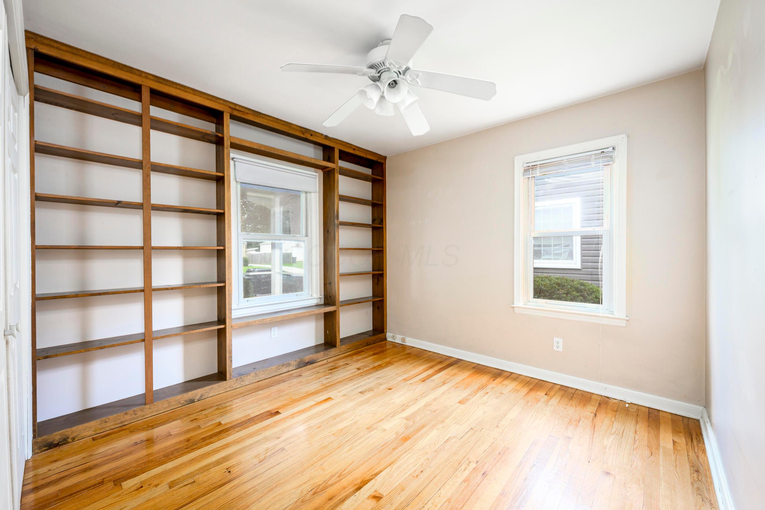 285 East Weisheimer Road Columbus, OH 43214 - Photo 9 of 28