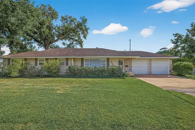 $1,850 | 10005 Hazelhurst Drive, Houston, TX 77080