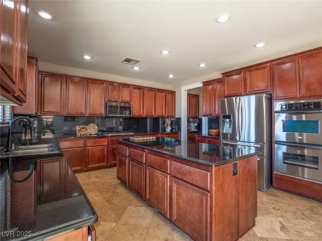 $768,500 | 7125 Mountain Den Avenue, Las Vegas, NV 89179