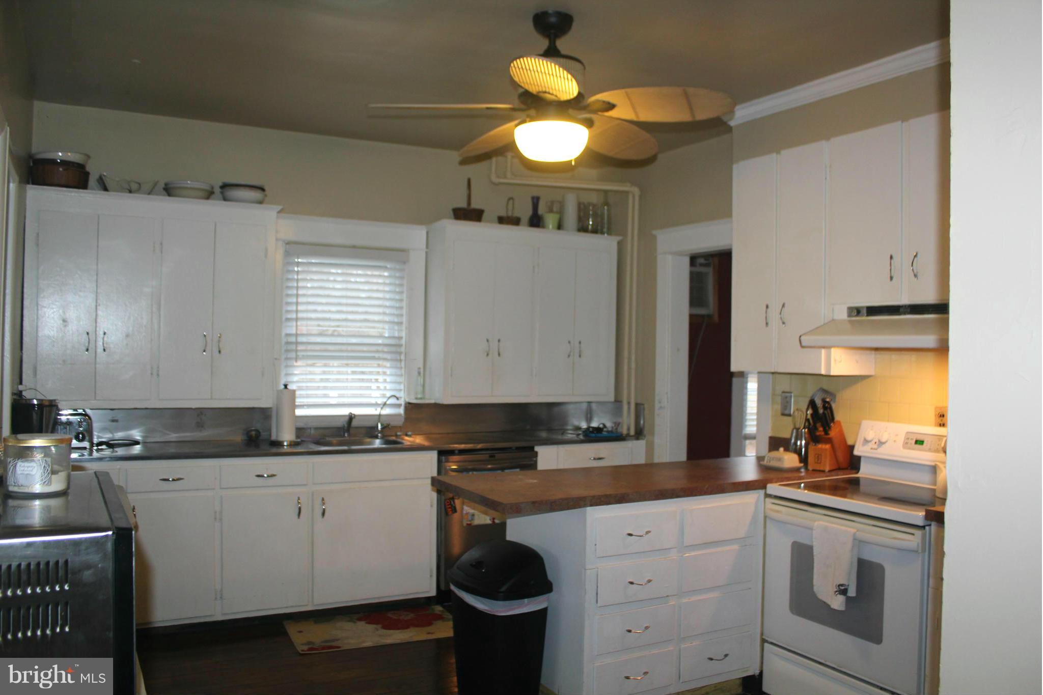 1384 Fairfield Loop Road Crownsville, MD 21032 - Photo 13 of 30 Kitchen w/42" Cabinets