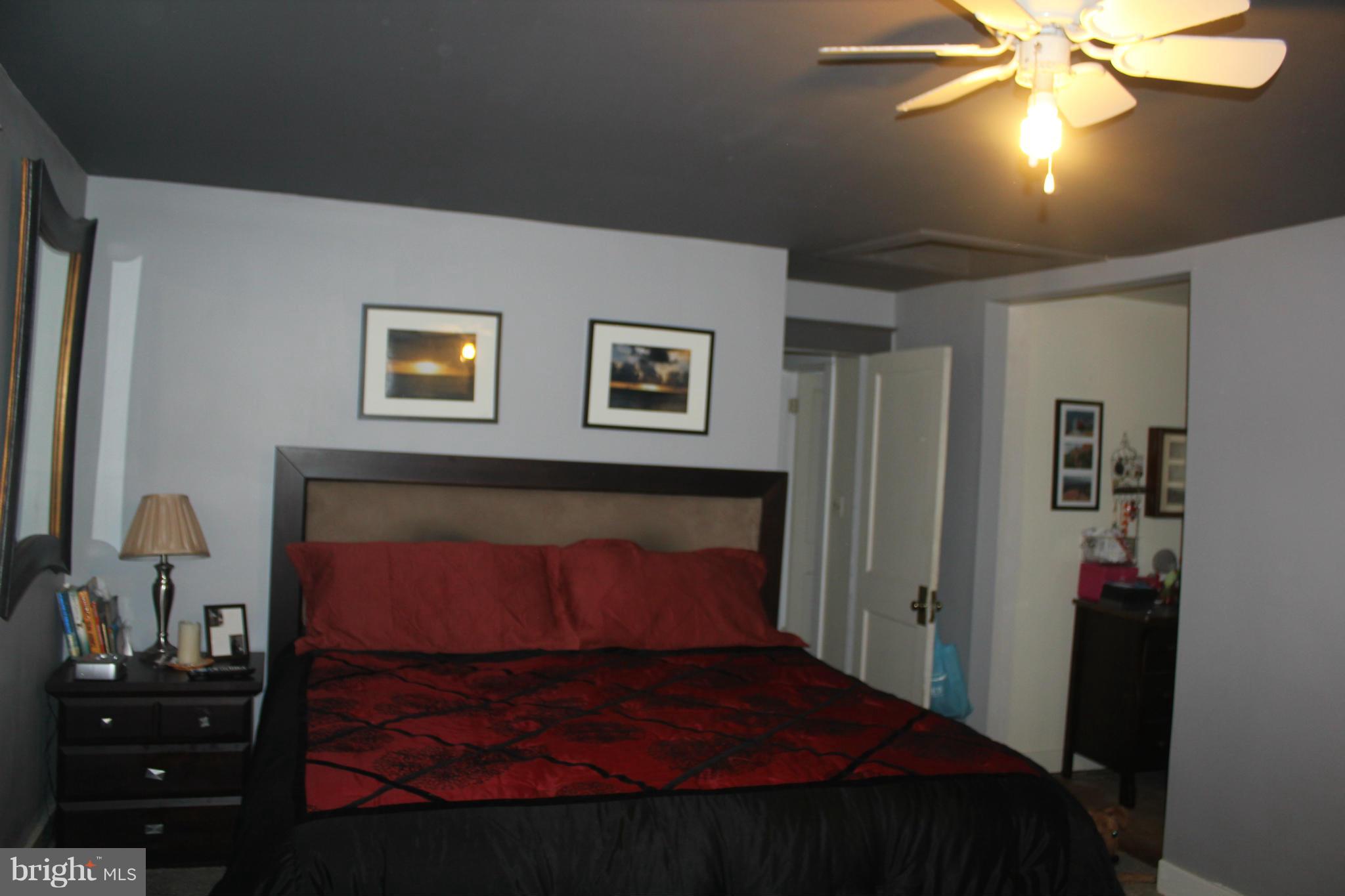1384 Fairfield Loop Road Crownsville, MD 21032 - Photo 18 of 30 Bedroom (Master) w/Ceil Fan & HUGE WALK-IN