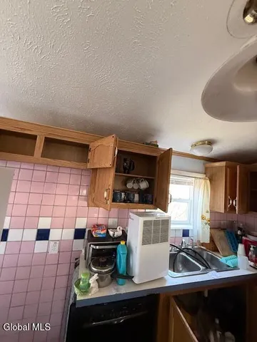 $67,450 | 352 Lee Road, Granville, NY 12832