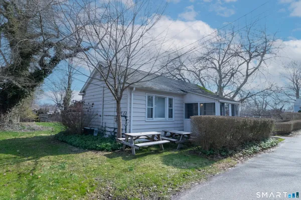 $1,600 | 9 Wilcox Place, Branford, CT 06405