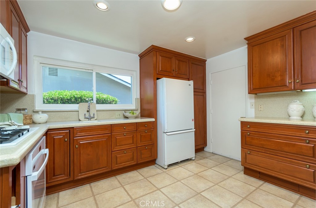 2220 Silver Tree Road Claremont, CA 91711 - Photo 18 of 74
