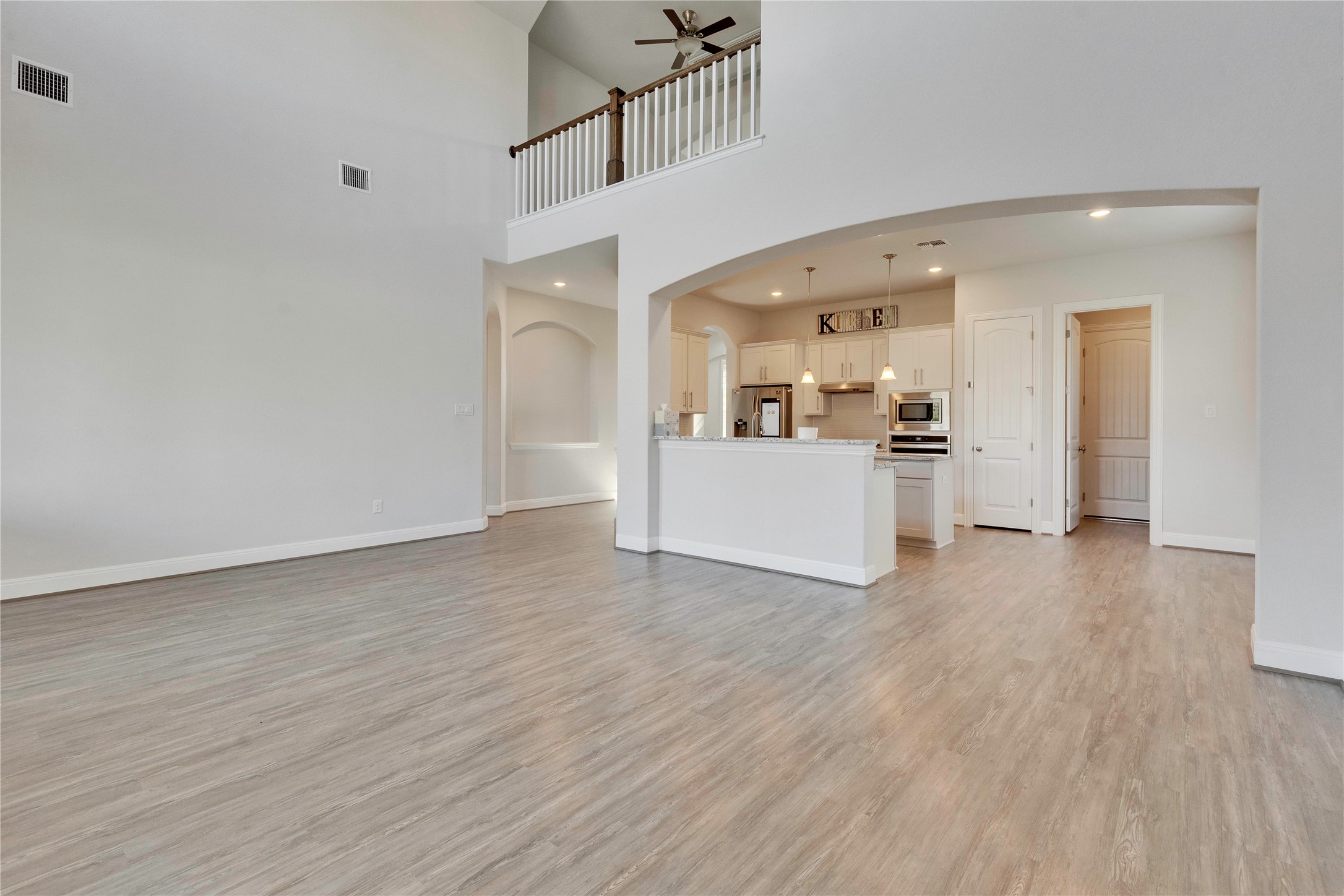 124 Leadtree Loop Buda, TX 78610 - Photo 3 of 19