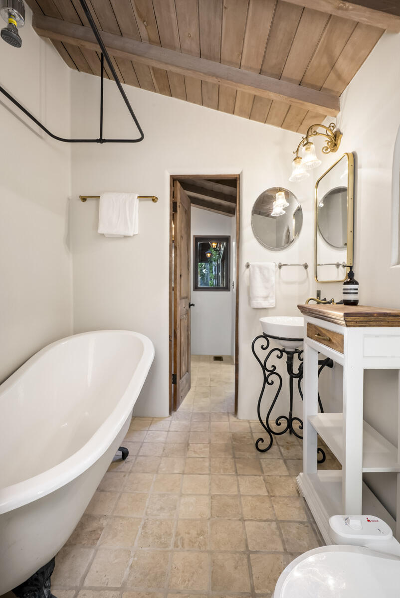 2835 Exeter Place Santa Barbara, CA 93105 - Photo 16 of 24 2835 Exeter Place_WEB_020