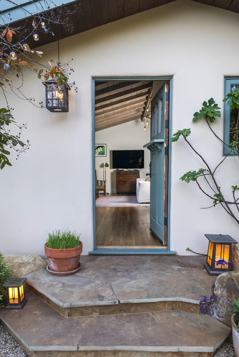 2835 Exeter Place Santa Barbara, CA 93105 - Photo 3 of 24 2835 Exeter Place_WEB_008