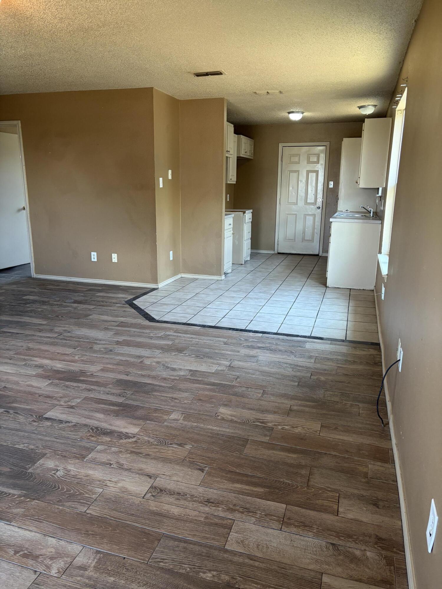 817 Ute Avenue Lubbock, TX 79403 - Photo 6 of 28 IMG_3921