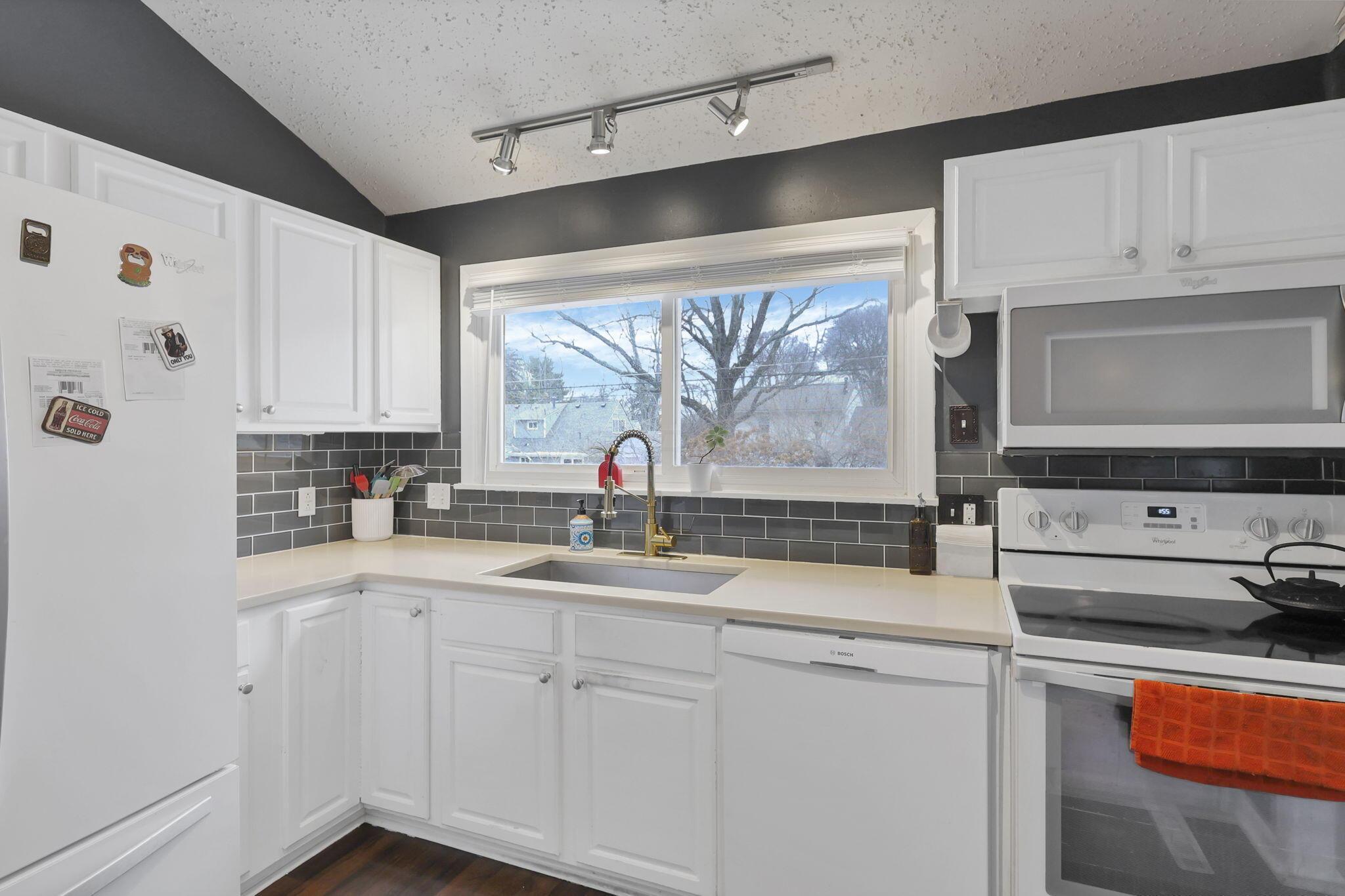 1065 Bernard Road Columbus, OH 43221 - Photo 14 of 58 Plenty of Cabinetry